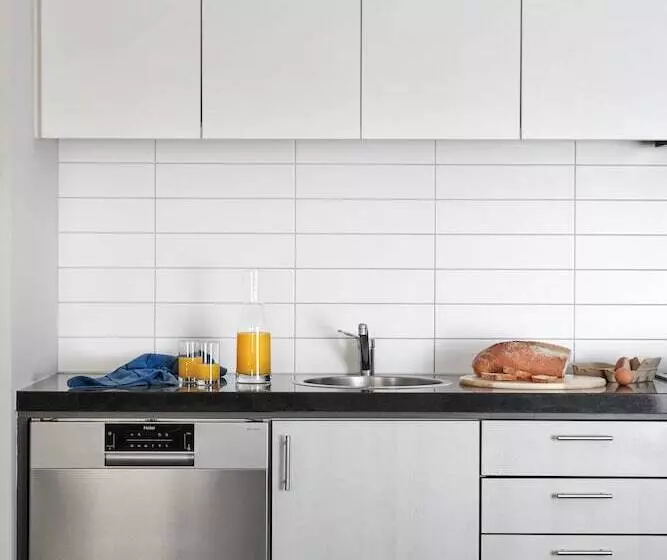 Отель Punthill Essendon