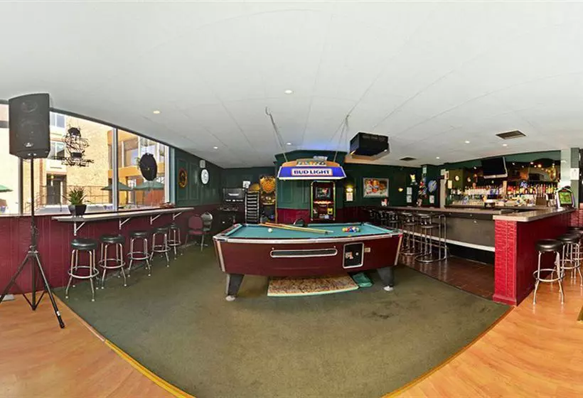 בית מלון כפרי Quality Inn Spokane, Downtown 4th Avenue