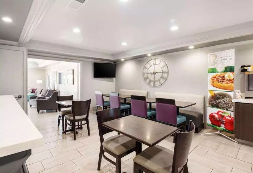 호텔 Quality Inn Near Lake Marble Falls