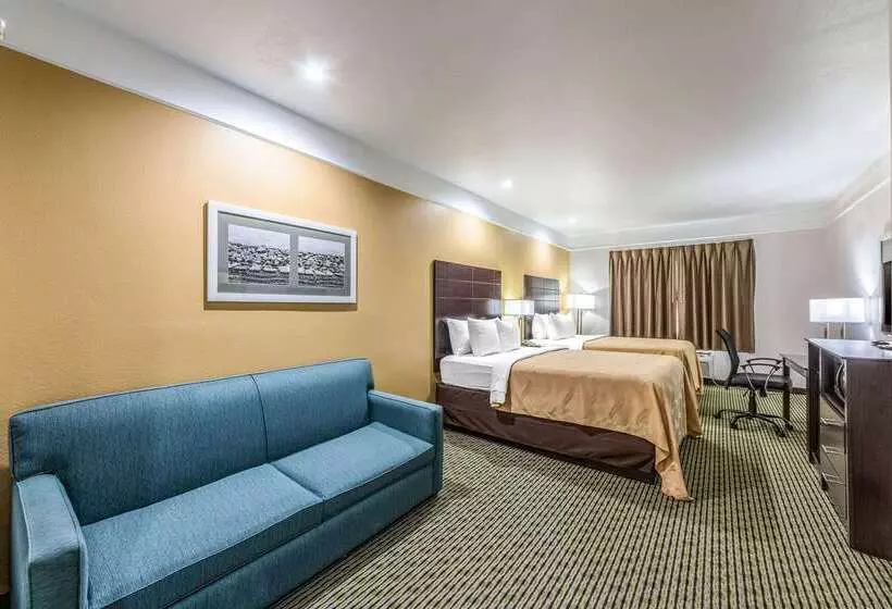 هتل Quality Inn & Suites Seaworld North