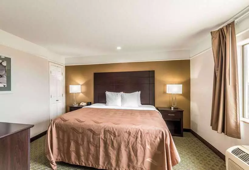هتل Quality Inn & Suites Seaworld North