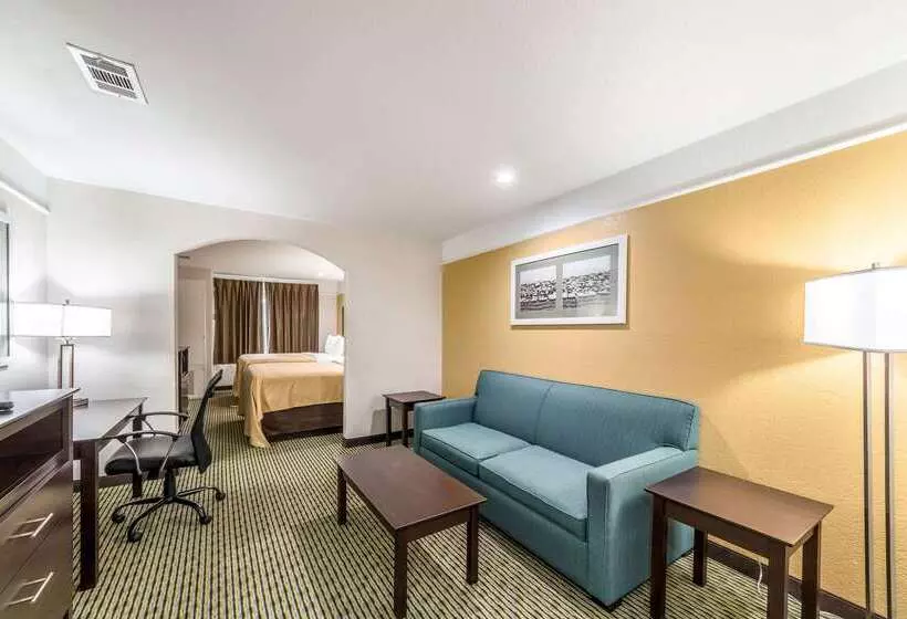 هتل Quality Inn & Suites Seaworld North