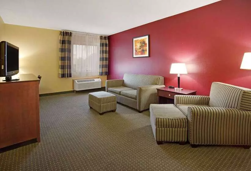 Отель Ramada By Wyndham Bettendorf