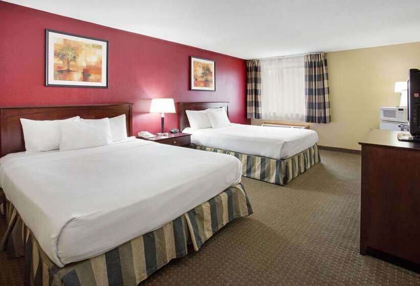 فندق Ramada By Wyndham Bettendorf