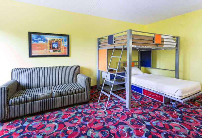 فندق Ramada By Wyndham Bettendorf