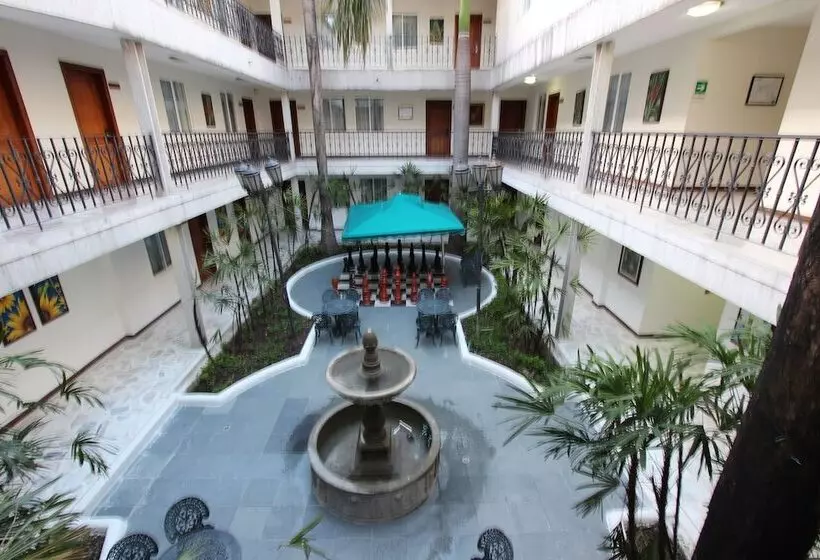 فندق San Fernando Real