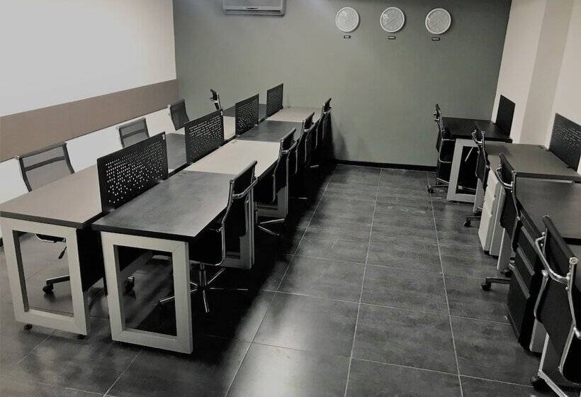 Hotel San Fernando Real