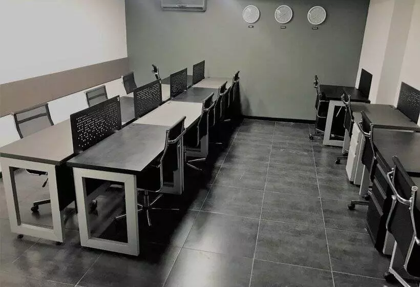 فندق San Fernando Real