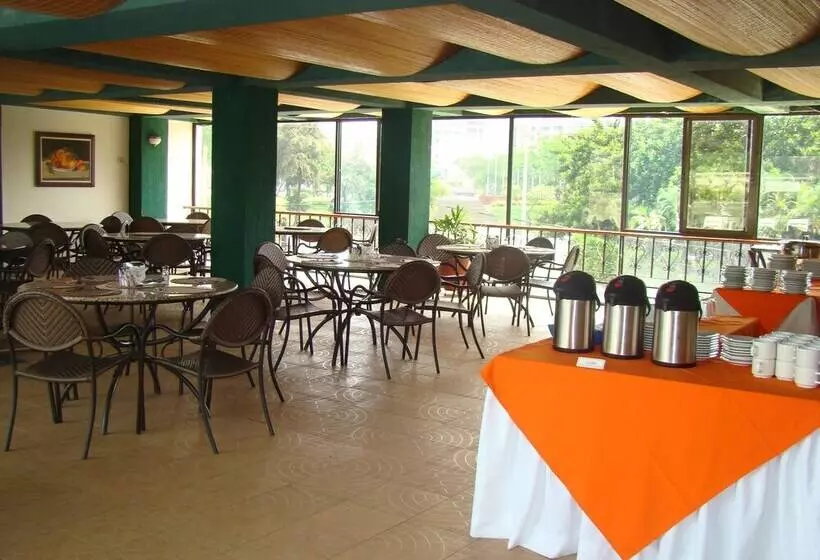 فندق San Fernando Real