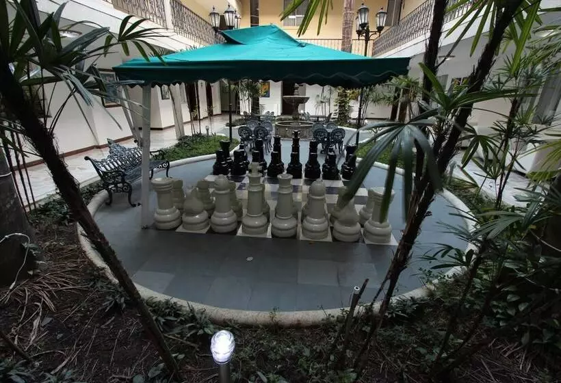 فندق San Fernando Real