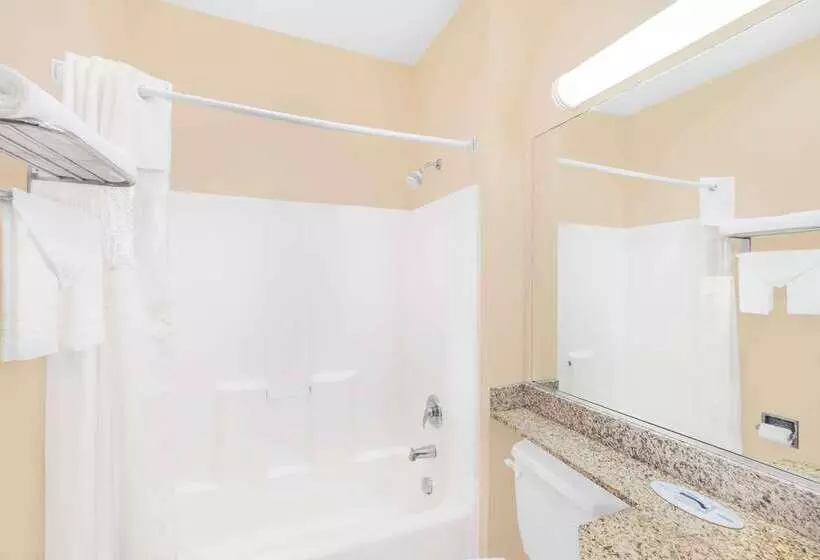 Microtel Inn & Suites By Wyndham Aransas Pass/corpus Christi