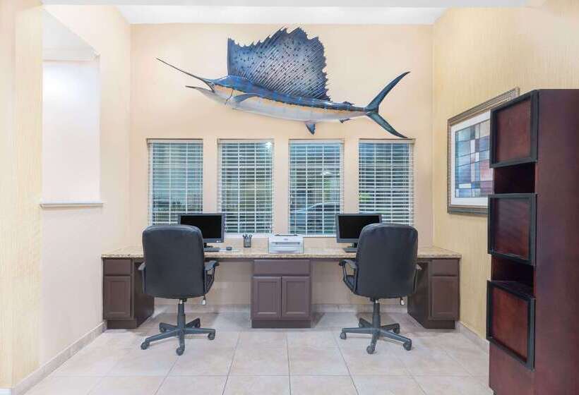 Microtel Inn & Suites By Wyndham Aransas Pass/corpus Christi