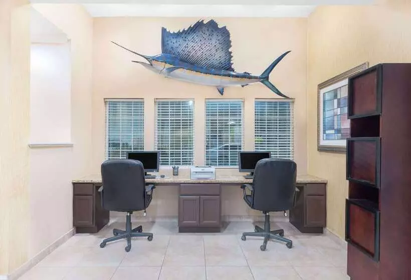 Microtel Inn & Suites By Wyndham Aransas Pass/corpus Christi