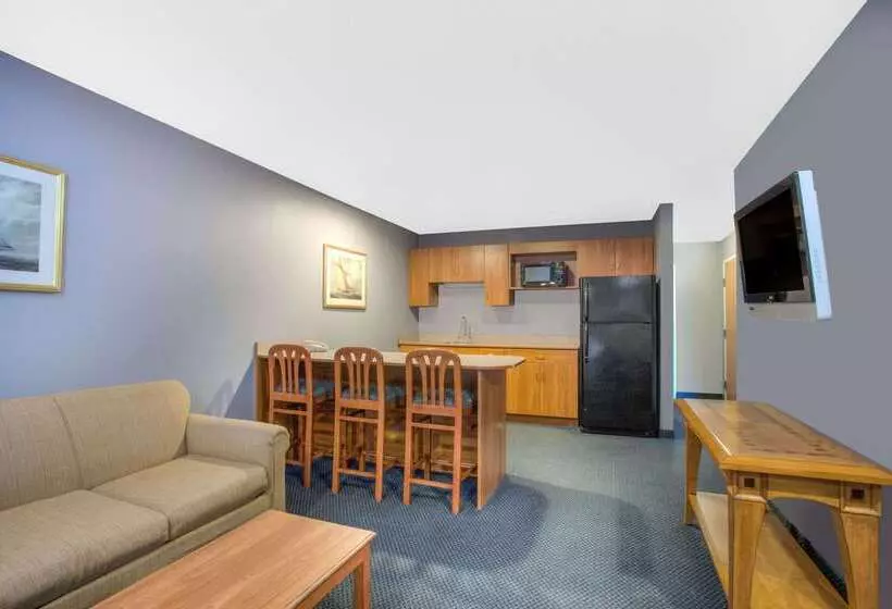 Microtel Inn And Suites Dover