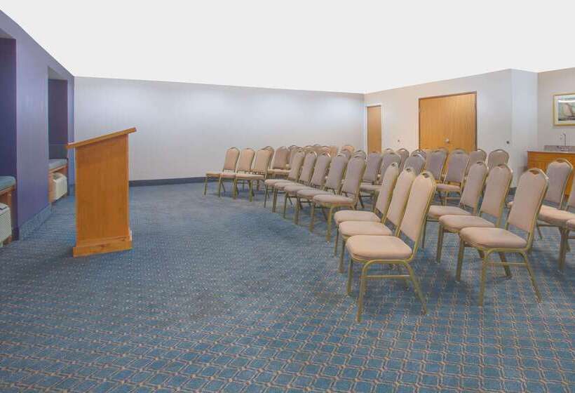 Microtel Inn And Suites Dover