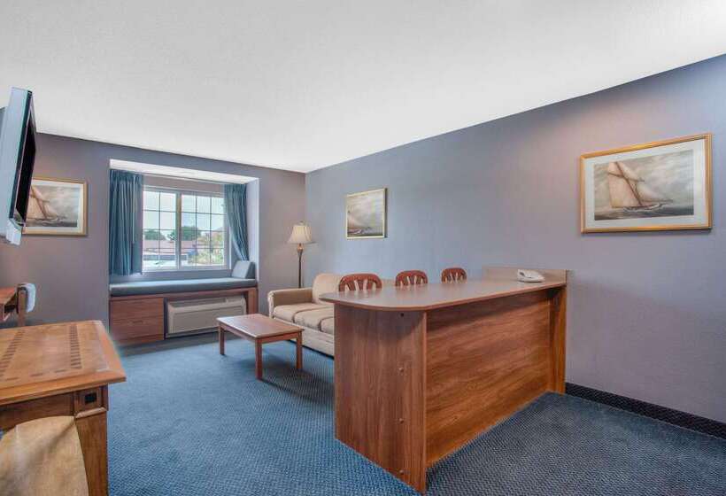 Microtel Inn And Suites Dover