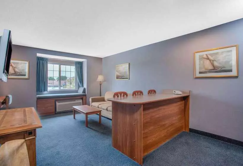 Microtel Inn And Suites Dover