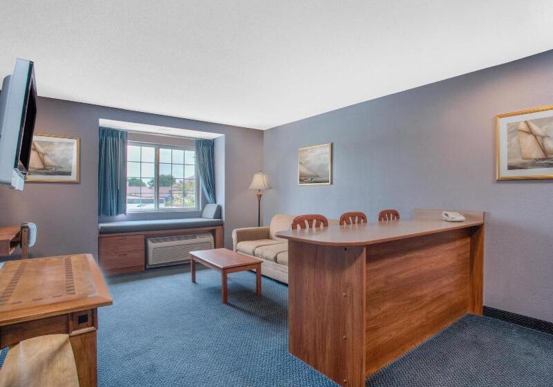 Microtel Inn And Suites Dover