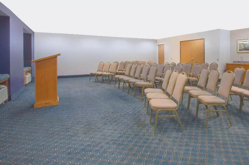 Microtel Inn And Suites Dover