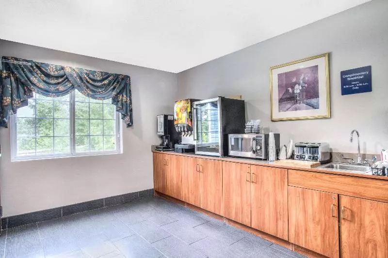 Microtel Inn And Suites Dover