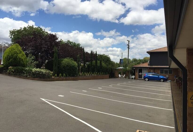 White Lanterns Motel