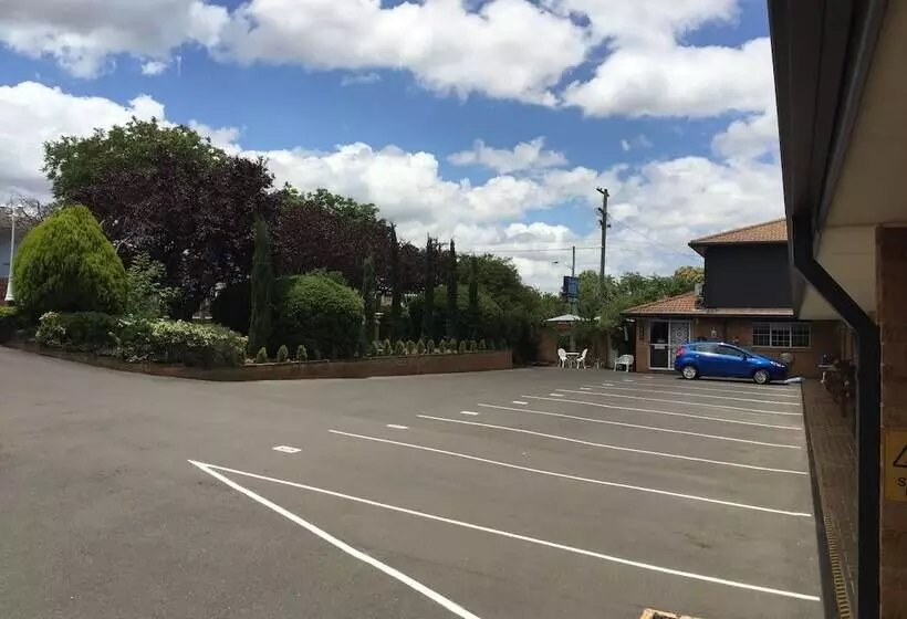 White Lanterns Motel