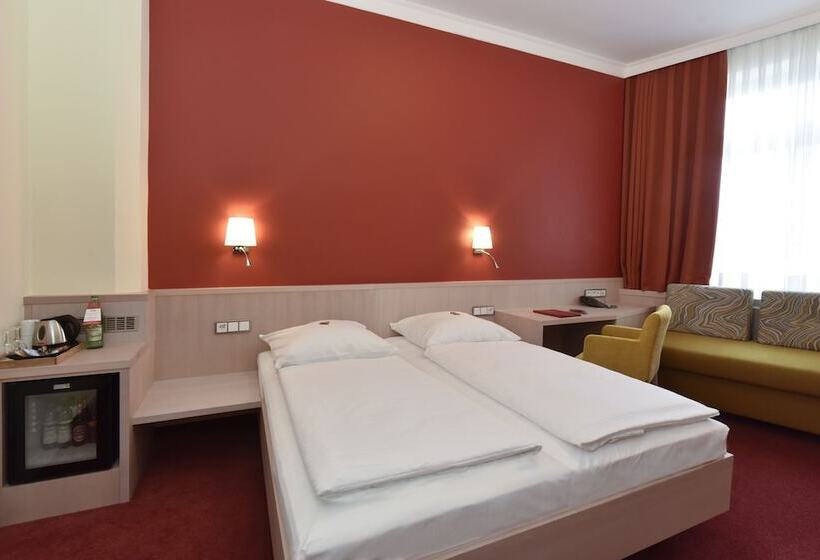 Hotel Adria München