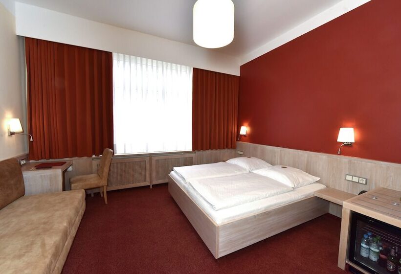 Hotel Adria München