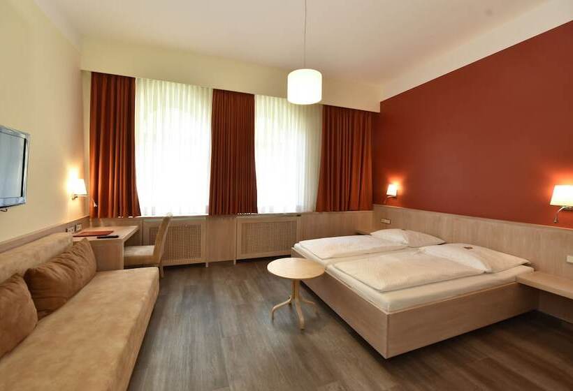 Hotel Adria München