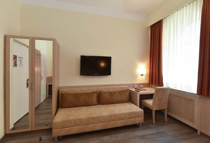 Hotel Adria München