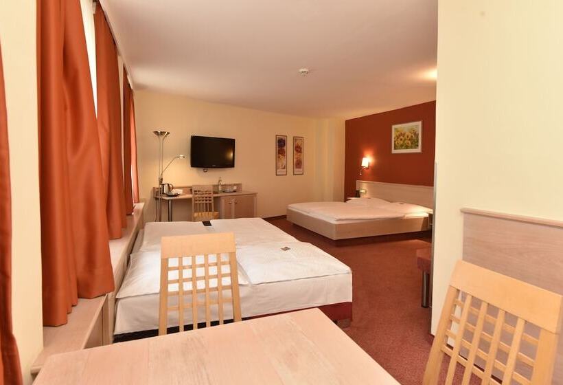 Hotel Adria München