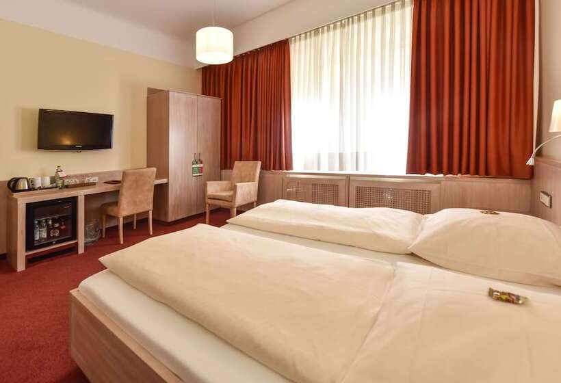 Hotel Adria München