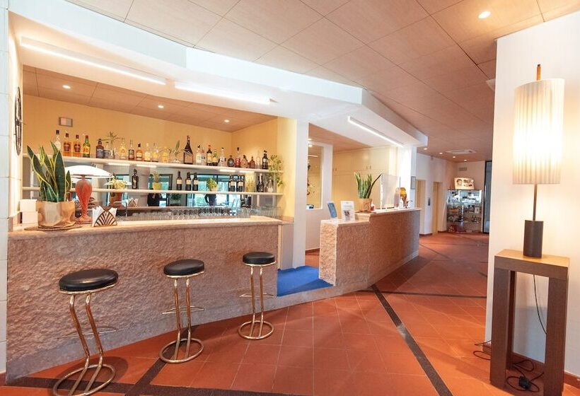 فندق Castello Artemide Congressi