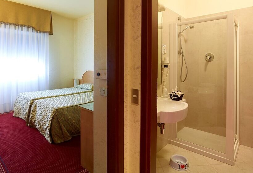 فندق Castello Artemide Congressi