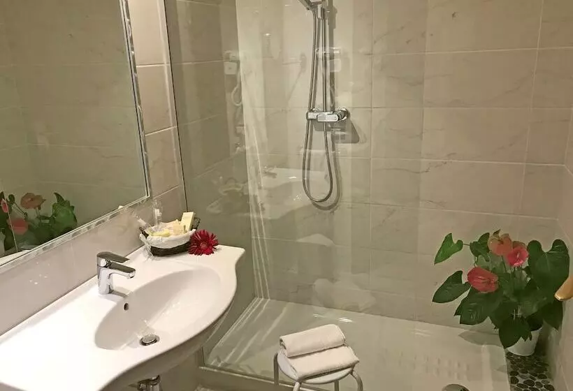 호텔 Castello Artemide Congressi