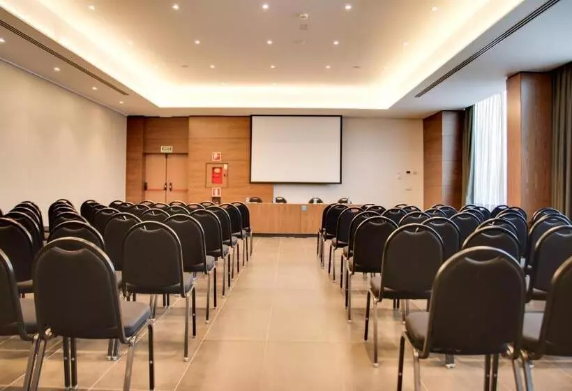 Отель Ciudad De Mostoles