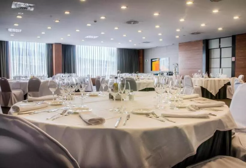 Отель Ciudad De Mostoles