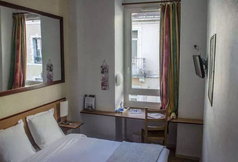 هتل Hôtel Bosquet Pau Centre