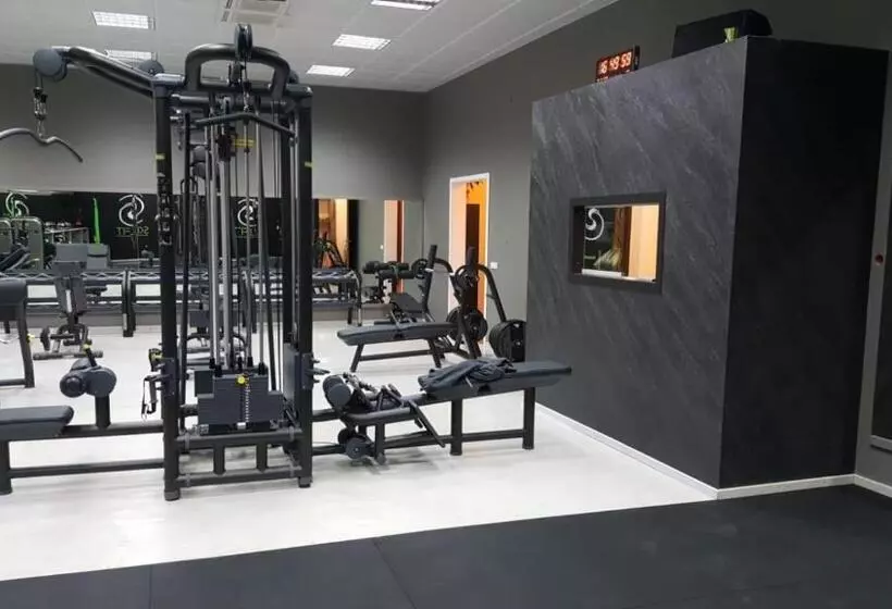 Mahara Hotel & Wellness