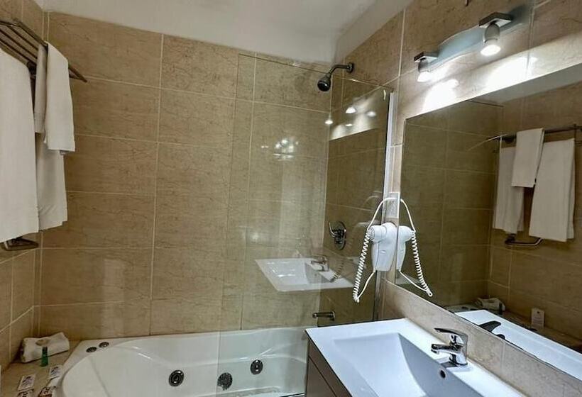 Hotel Punta Del Este Shelton