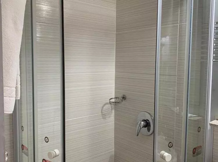 Hotel Punta Del Este Shelton