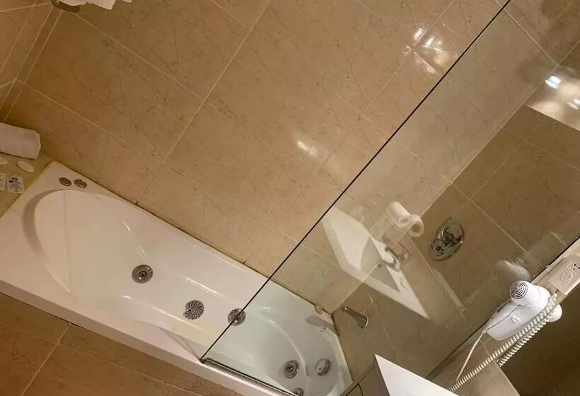 Hotel Punta Del Este Shelton