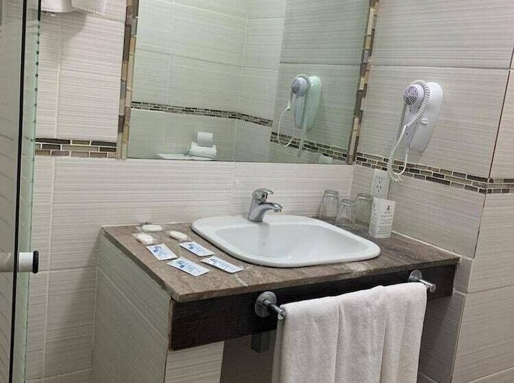 Hotel Punta Del Este Shelton