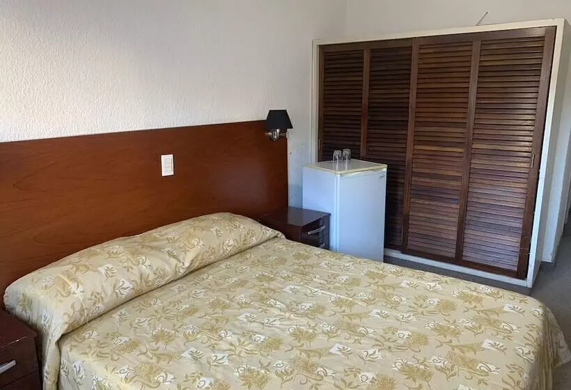 Hotel Punta Del Este Shelton