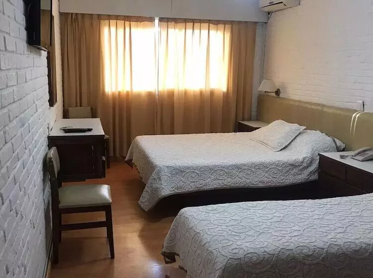 Hotel Punta Del Este Shelton