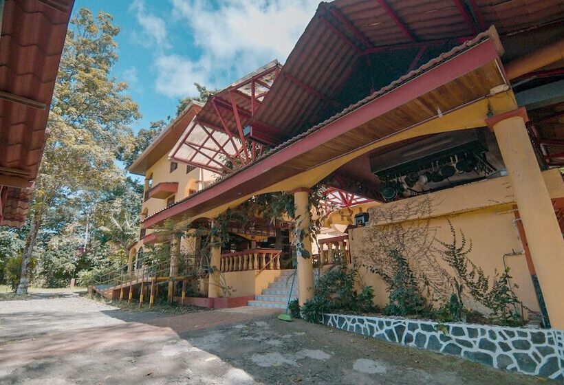 هتل Tres Banderas