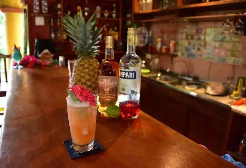 فندق Tres Banderas