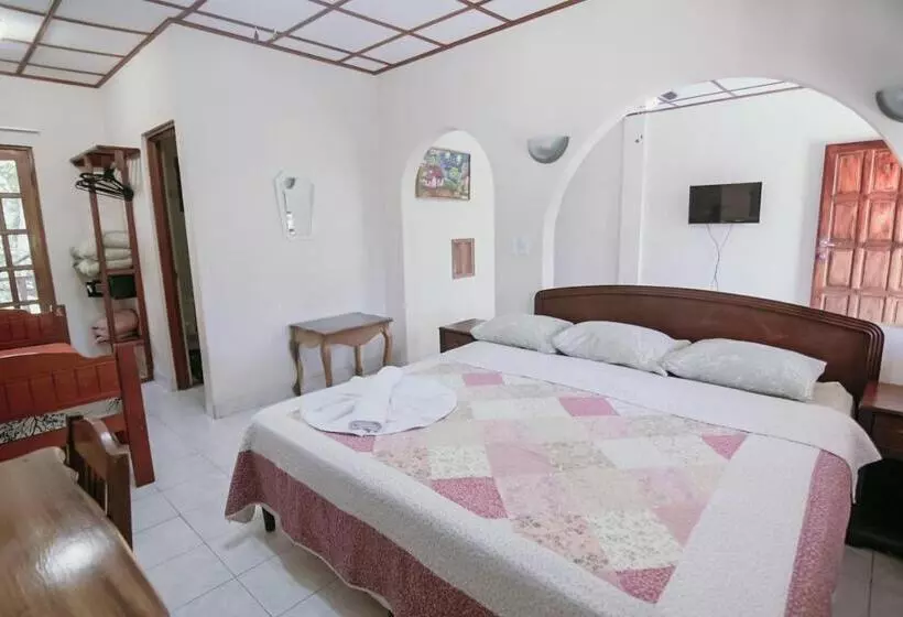 فندق Tres Banderas