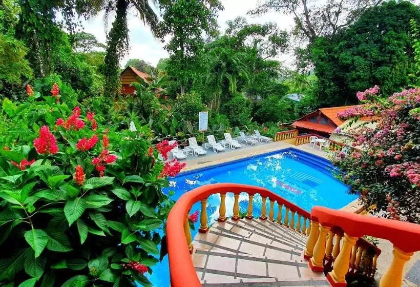 فندق Tres Banderas