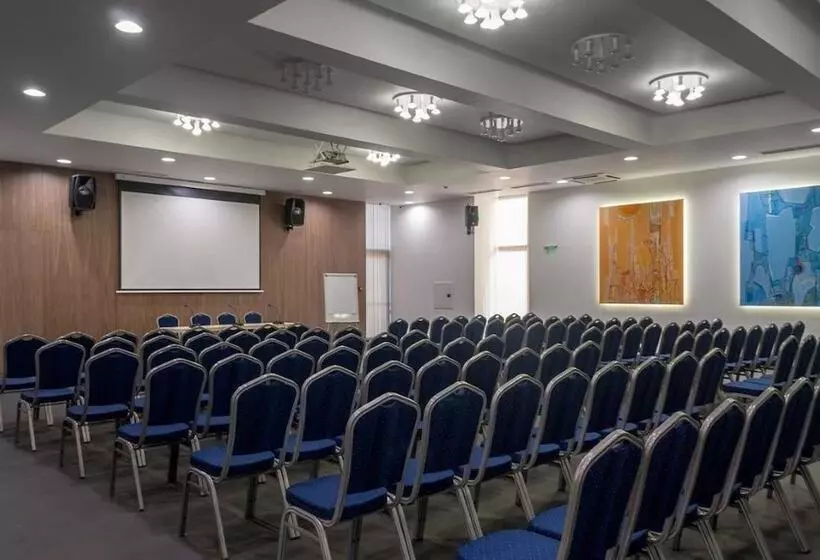 Vitosha Park Hotel   Free Indoor Pool & Parking